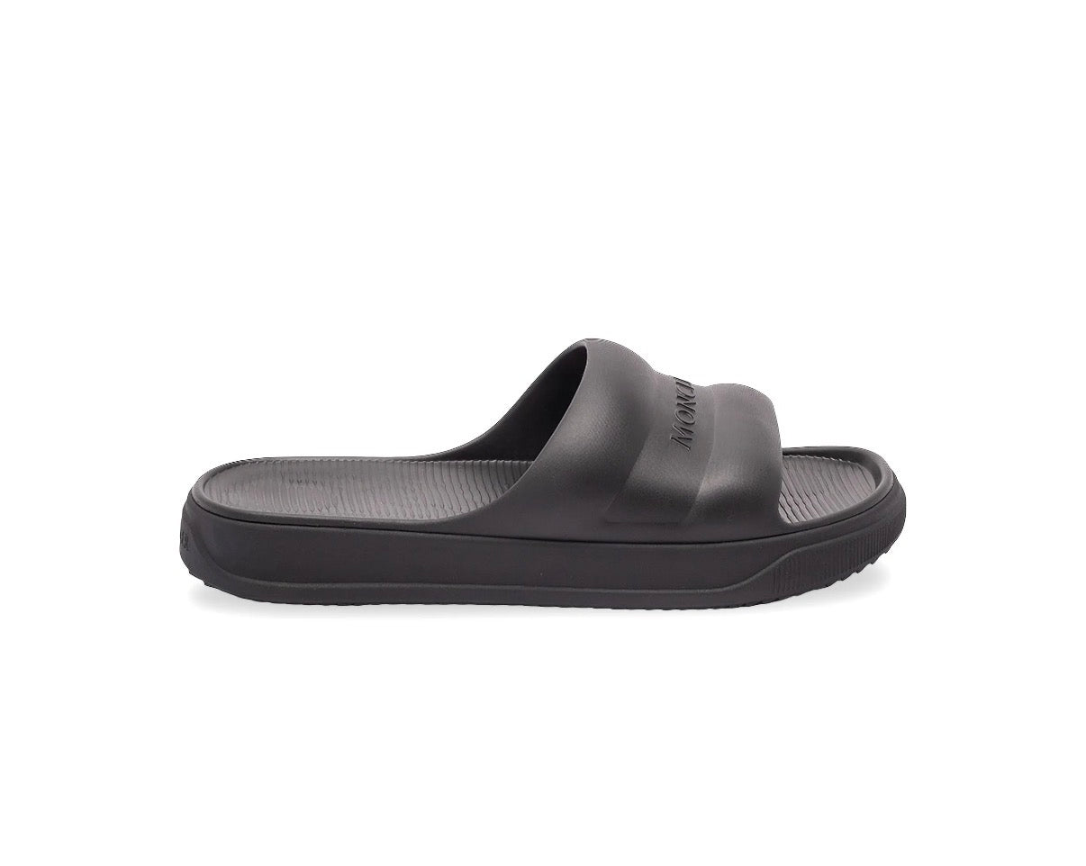 Slippers M*ncler