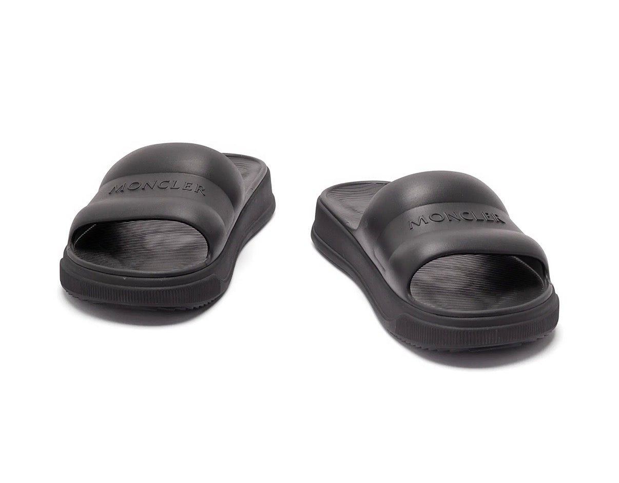 Slippers M*ncler